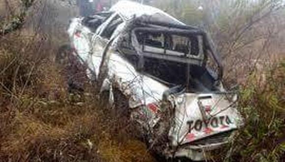 Cusco: Dos fallecidos y un herido grave tras vuelco de camioneta