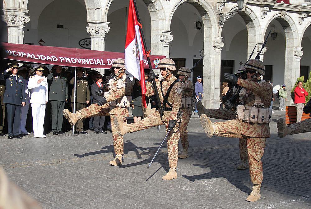​Juez de Arequipa dispone a ministro de Defensa capacitar a militares sobre enfoque de género