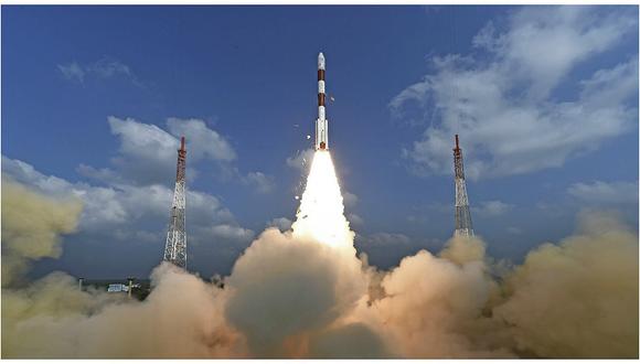 India bate récord al lanzar al espacio 104 satélites con un solo cohete (VIDEO y FOTOS)