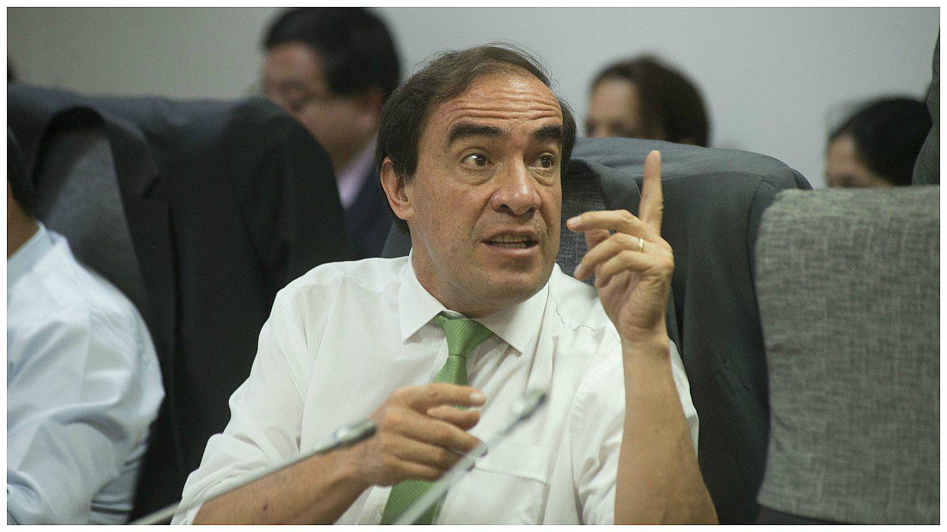 Yonhy Lescano: Jorge del Castillo dispuso la importación de leche en polvo