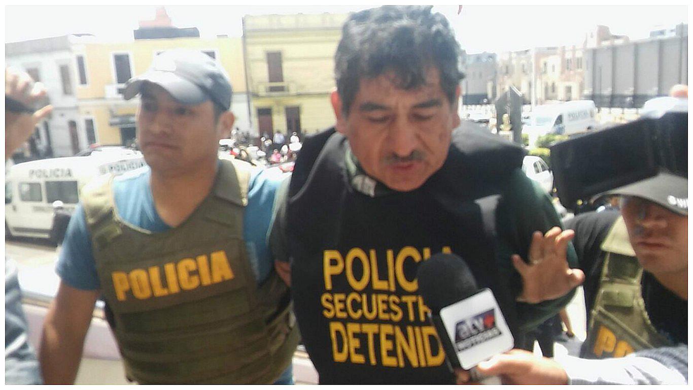 San Juan de Miraflores: Detienen a 15 presuntos traficantes de terrenos (VIDEO)