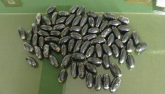 Caen dos bolivianos y 3 huanuqueños con 191 capsulas de droga