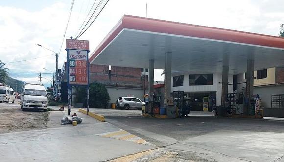 Armados asaltan grifo ubicado a poco metros de cuartel del ejército