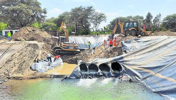 El representante de la empresa Pronte señaló que en dos días se reparará este tramo, donde se redujo la cantidad de agua que pasaba. Mientras tanto, los agricultores esperan que se dé solución inmediata al problema, de lo contrario afectaría más de 6 mil hectáreas de sembríos que se abastecen con esta agua.