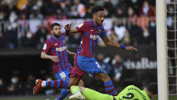 Aubameyang consiguió un triplete en Mestalla en el FC Barcelona vs. Valencia. (Foto: Reuters)