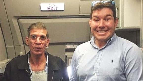 ​Un pasajero británico se hizo una foto con el secuestrador egipcio