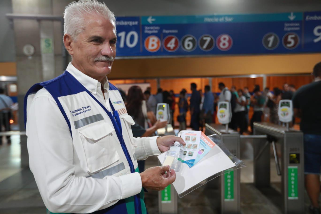 presidente Ejecutivo de Protransporte, Fernando Perera, anunció que se entregará a los usuarios del Metropolitano jabones como medida preventiva a fin de evitar el contagio de coronavirus. (Foto: Lino Chipana)