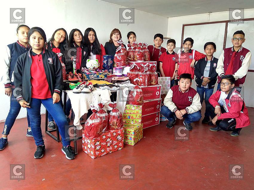 Estudiantes entusiasmados con "Campaña navideña 2019"
