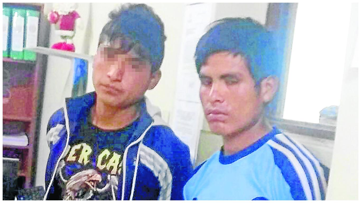 ​Entran a supermercado, hurtan ropa y los atrapan