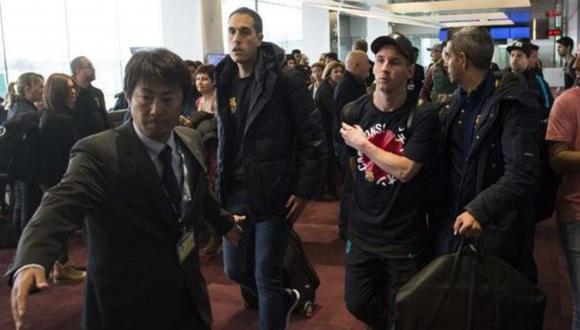 Lionel Messi: Hincha de River Plate le escupe en aeropuerto de Tokio