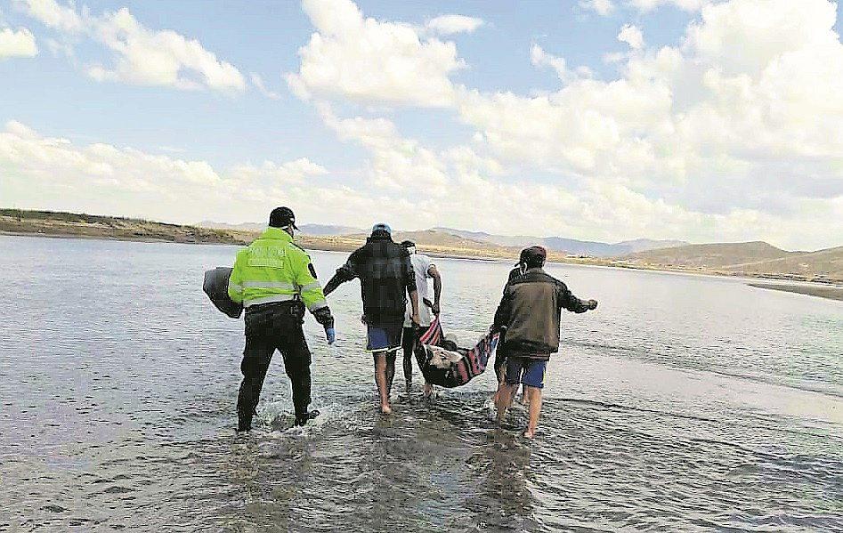 Azángaro: encuentran cadáver de pescador desaparecido desde el Jueves Santo