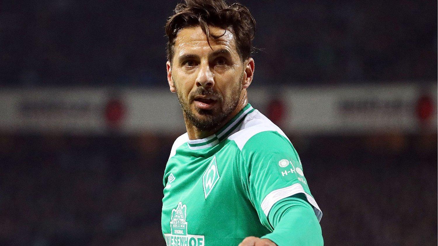 Claudio Pizarro marcó su primer gol de la temporada con el Werder Bremen