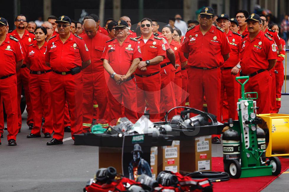 Día de los Bomberos: entregan moderno camión de rescate a compañía Roma 2