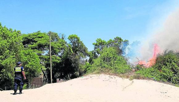 Chimbote: Incendio forestal se registró en “Tres Estrellas”