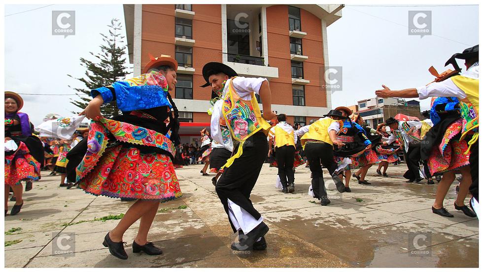 Huancayo retumbó con el Día del Huaylarsh (FOTOS Y VIDEO)