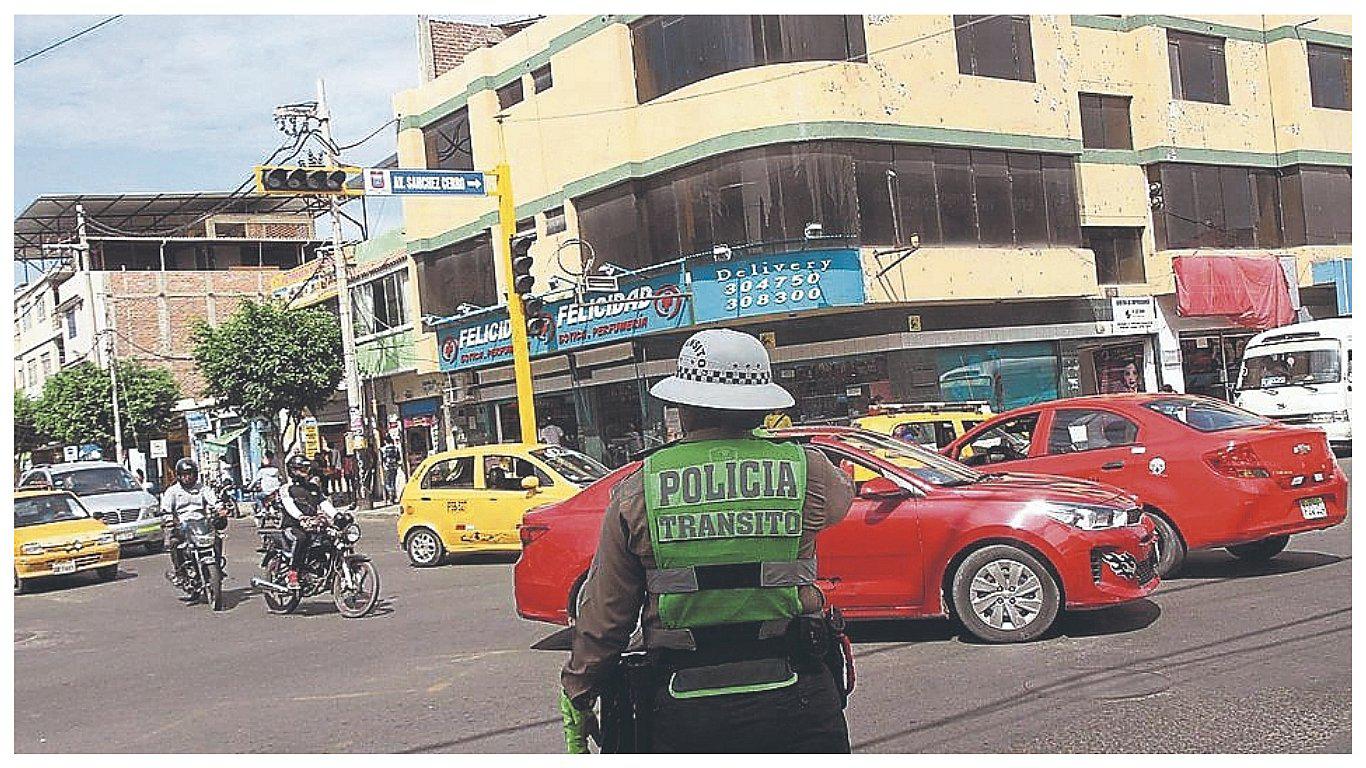 Denuncian “cambiazo” en obra millonaria