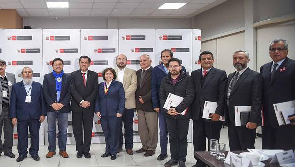 Mauro Medina se reúne con candidatos a la alcaldía de Lima para combatir la delincuencia