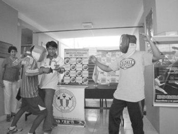 Fomentan la práctica
 de la esgrima en Tacna