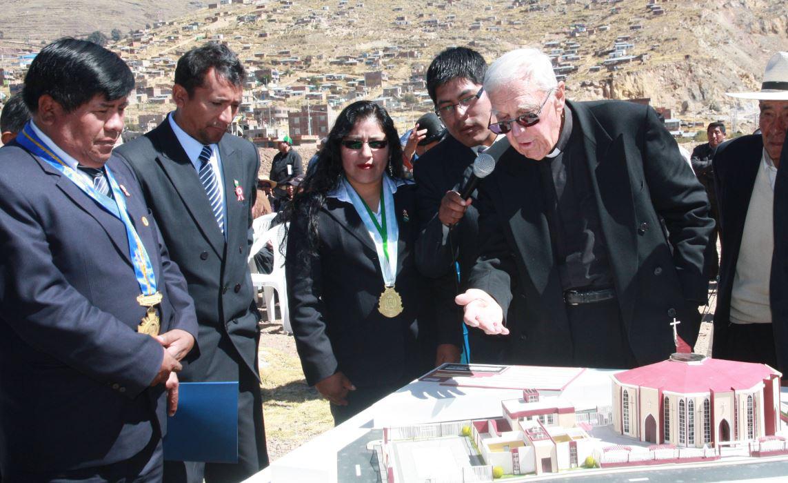 Puno: Plaza de Armas de Salcedo ya tiene terreno