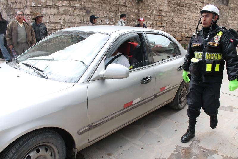 Funcionario del GOREPA conducía sin licencia 