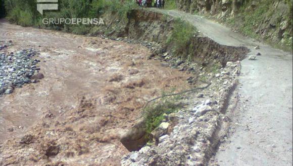 Monobamba: Pasajeros caminan tres horas por colapso de carretera