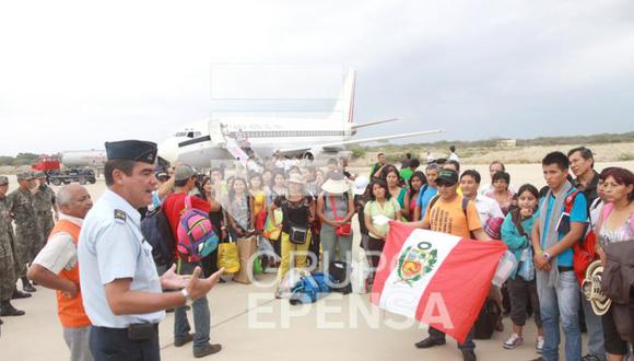 Premier recibió a peruanos que regresaron de Colombia
