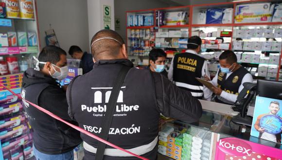 Fiscalizadores municipales y agentes de la Dirección de Seguridad del Estado ejecutaron el operativo en farmacias de Pueblo Libre. (Difusión)