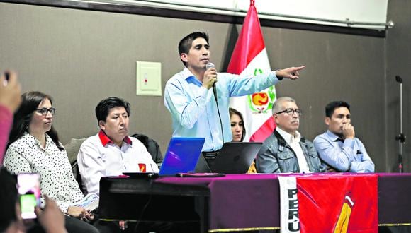 La superintendenta a cargo de Migraciones aseguró que se están realizando las investigaciones sobre los reglajes denunciados en el aeropuerto Jorge Chávez