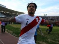 Loco Vargas cuadra a Phillip Butters