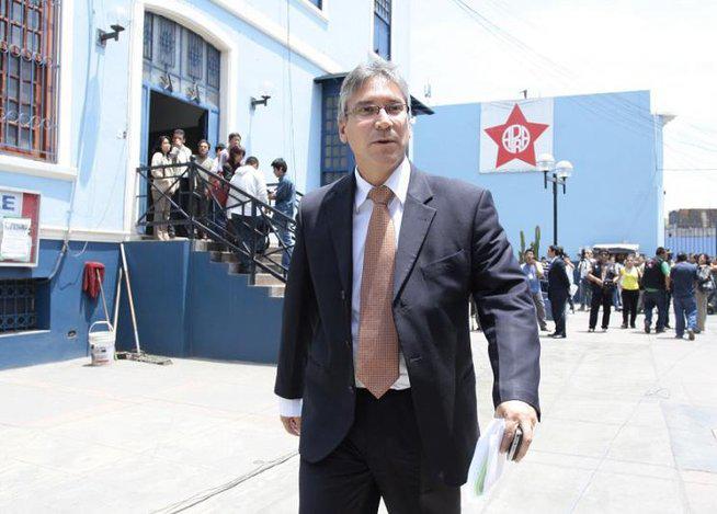 Aurelio Pastor se va preso por tráfico de influencias