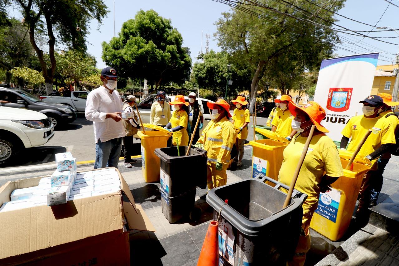 El alcalde de Piura exige que se les tome periódicamente pruebas de descarte de coronavirus a los trabajadores de limpieza y a los serenos. (Foto: Municipio de Piura)