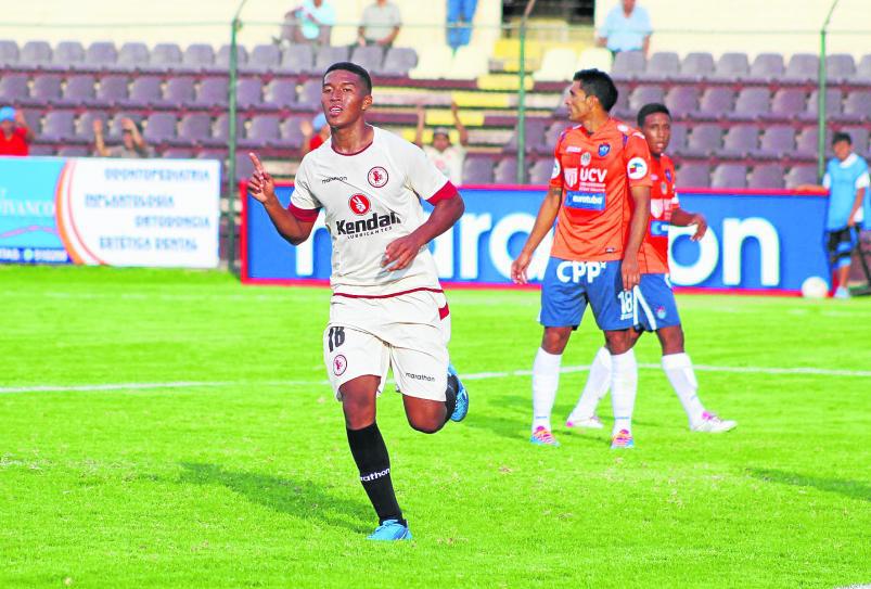 Takeuchi promete hacer más goles con el León