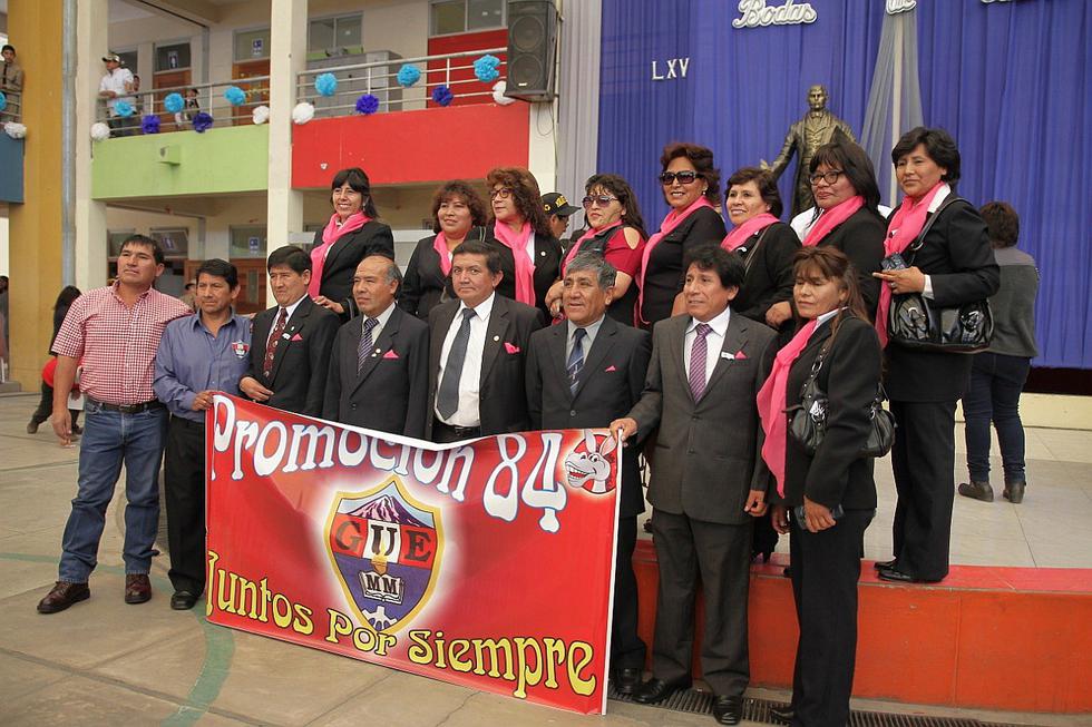 Exalumnos celebran 65 años de GUE Mariano Melgar (FOTOS)