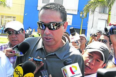 Exfutbolista Roberto Martínez niega que integre red de espionaje telefónico