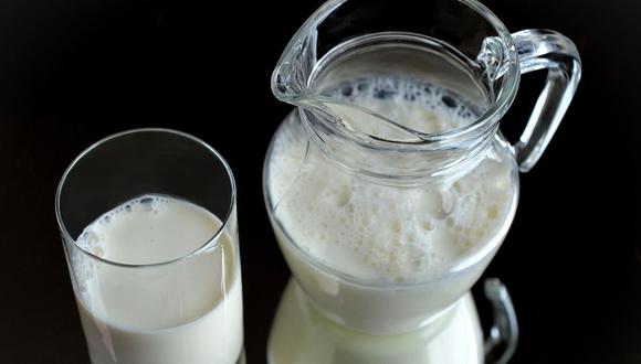 La leche es una gran fuente de calcio, vitamina A y vitaminas del complejo B, proteínas, fósforo, además de cobre, ácido nicotínico, vitamina C y D y hierro (Foto: Pixabay)