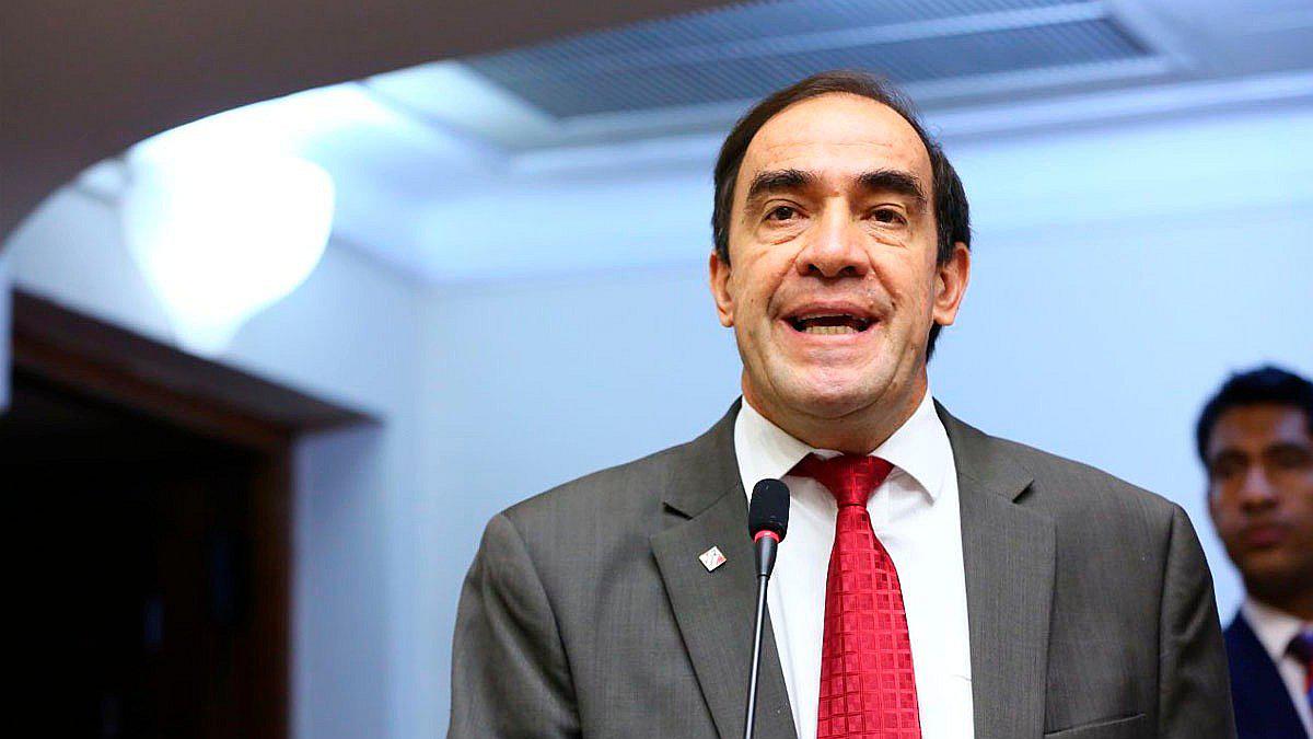 Esposa de Yonhy Lescano respalda a congresista y asegura que denuncia es parte de una "jugada política"