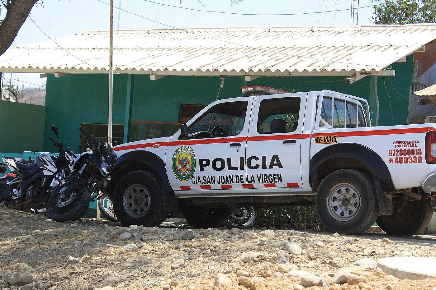 ​Delincuentes armados amenazan a vigilantes y roban autopartes de excavadora