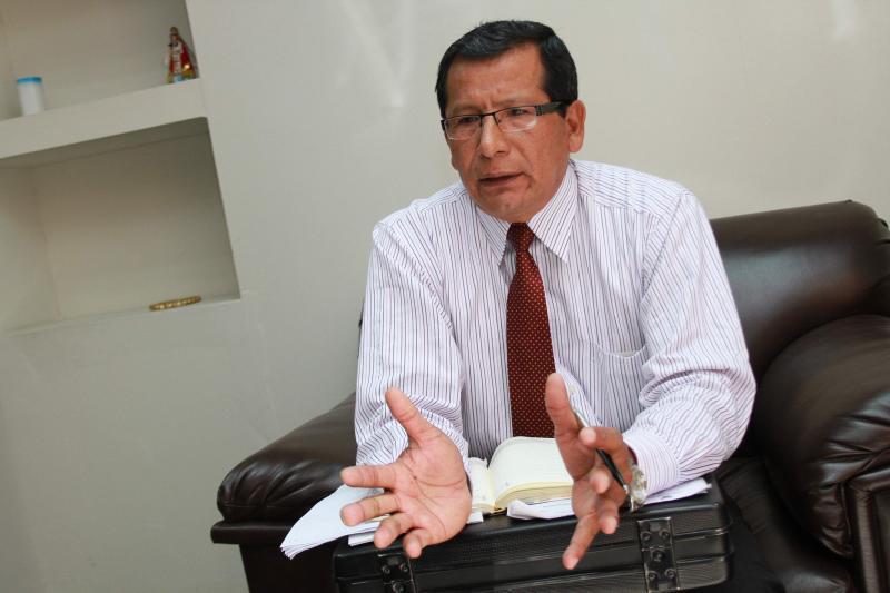 Colegios y casas sufren rajaduras en Acarí