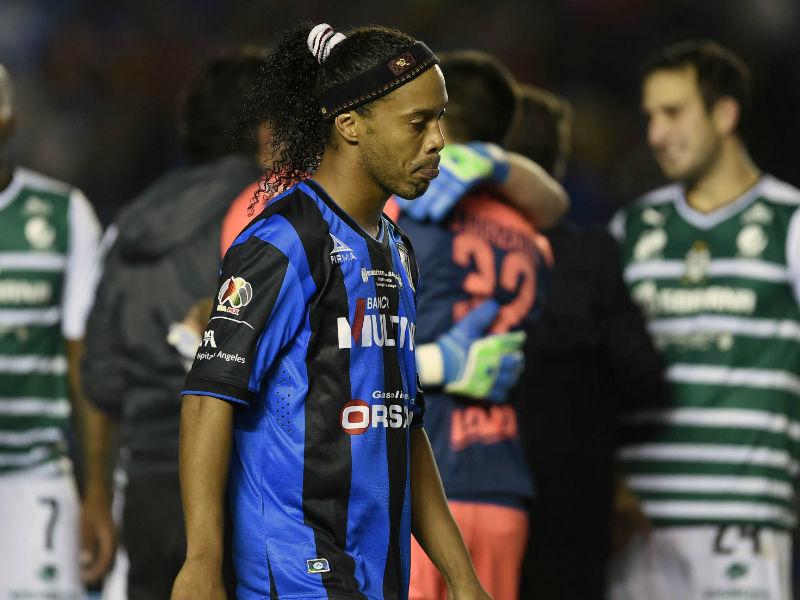 Ronaldinho: Querétaro busca la salida del brasileño