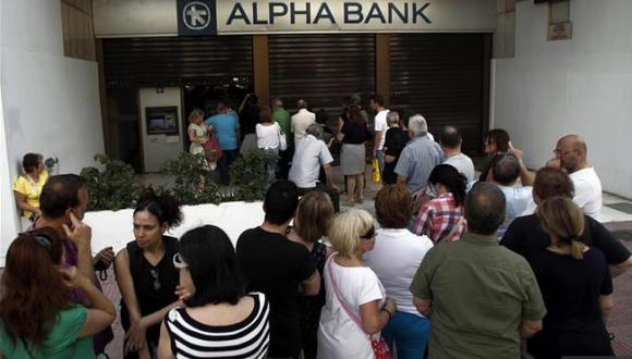 Grecia: Bancos cerrarán hasta 6 julio y sólo se podrá sacar 60 euros diarios