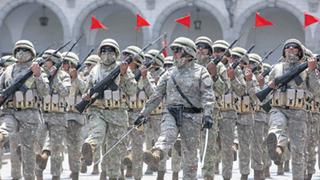 Soldados mostraron su amor a la Patria en desfile en la Plaza de Armas de Arequipa