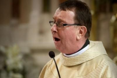 Youtube: Conoce al sacerdote que canta "Hallelujah" de Leonard Cohen (VIDEO)