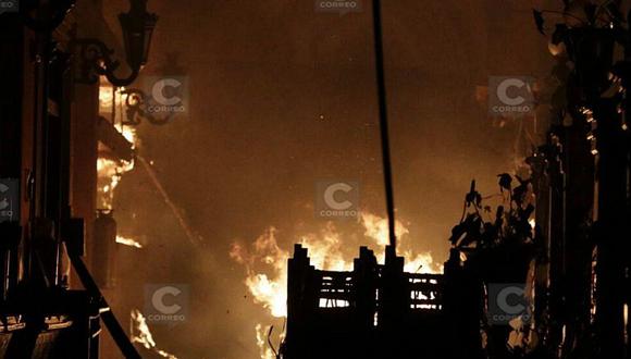 Incendio en pollería alarmó a vecinos del Cercado de Lima (FOTOS Y VIDEOS)