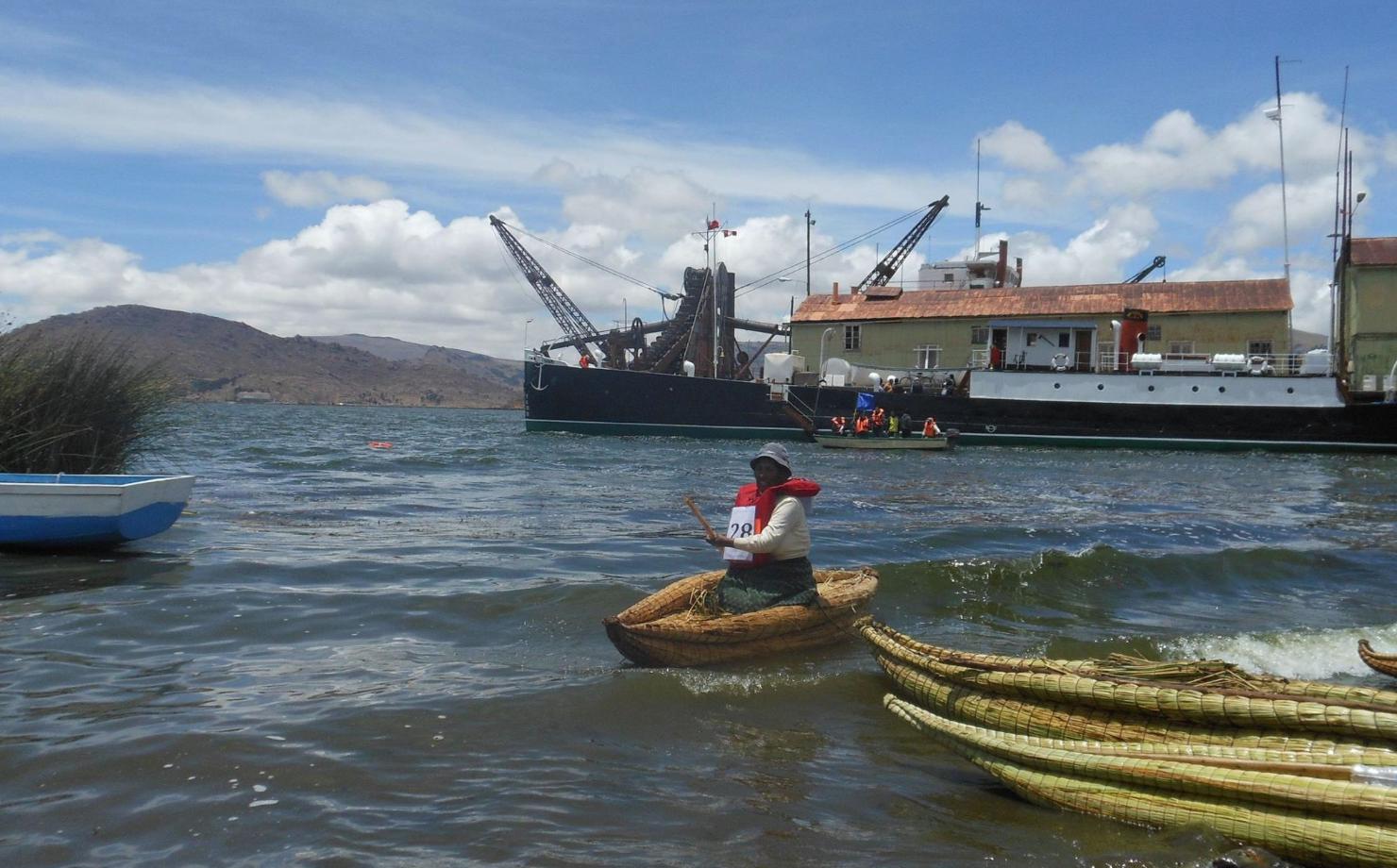 Puno: Culminó competencia de balsas de totora
