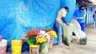 ​Floristas no tienen más alternativa que rematar sus productos  por cuarentena