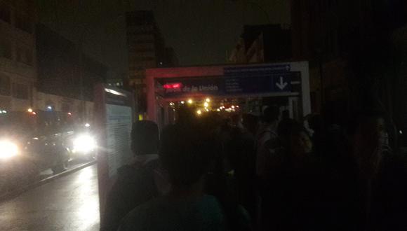 Apagón en Centro de Lima deja sin sistema eléctrico al Metropolitano