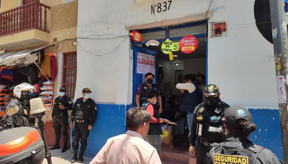 Comerciantes abrieron las puertas con la presencia policial