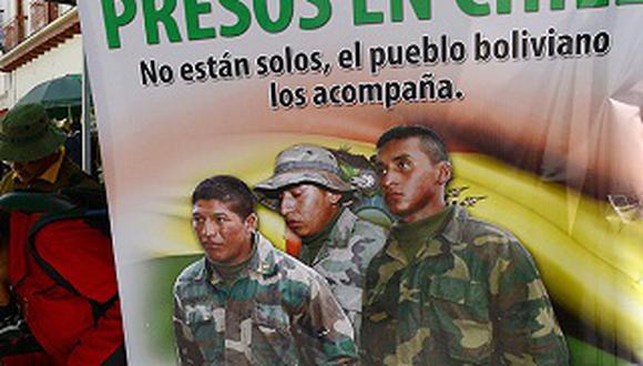 Bolivia: Marchan reclamando la liberación de soldados en Chile