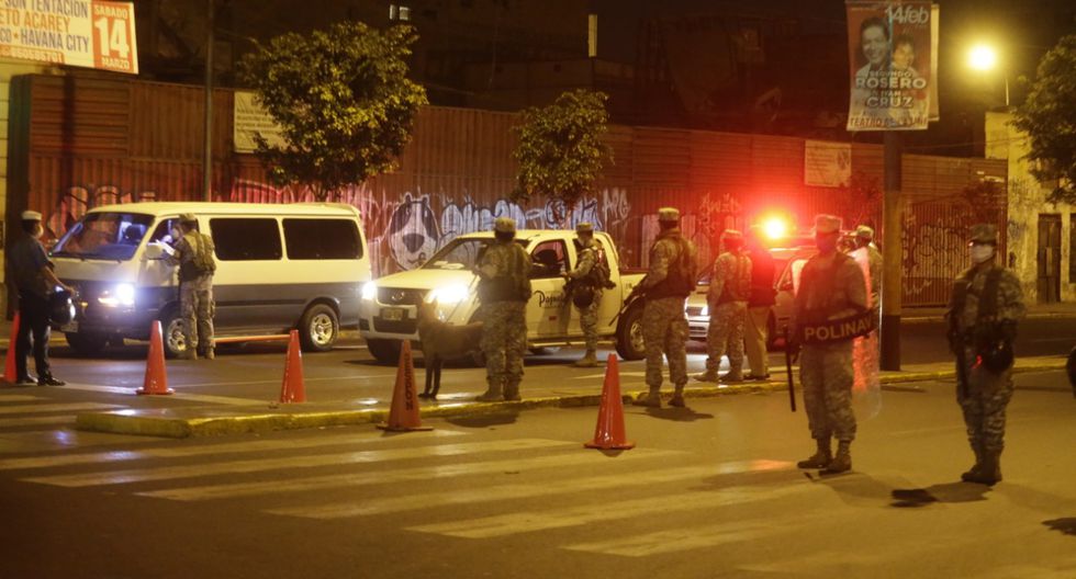 Solicita pase especial para transitar durante el estado de emergencia.
