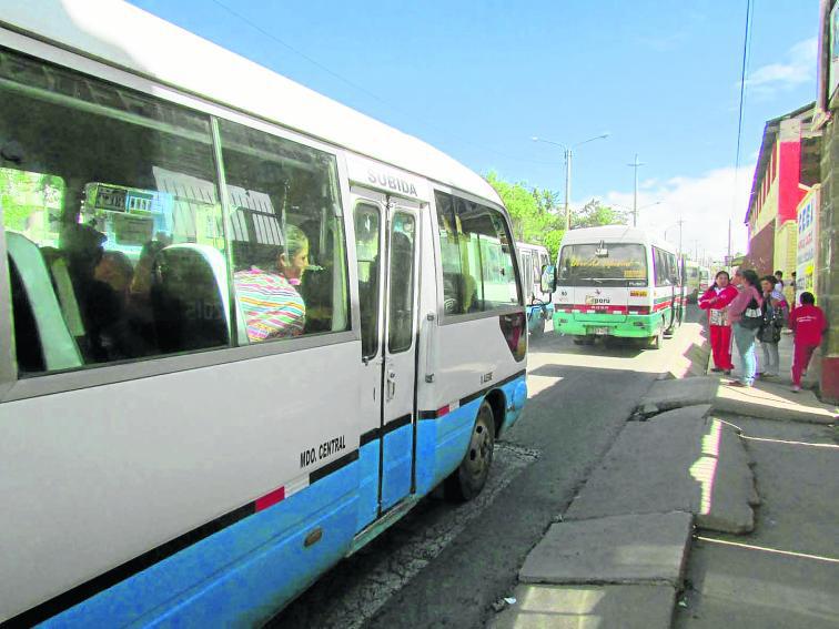 Rutas urbanas  no cumplen  con horario  de recorrido
